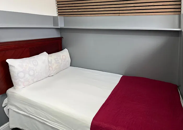 Plaza London Hotel